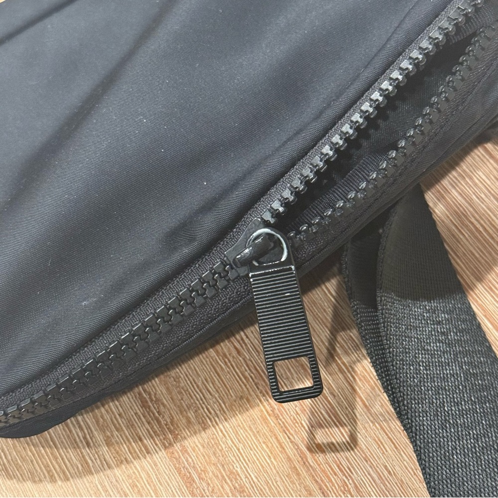 Lululemon Everywhere Belt Bag 1L - Picture 7 of 7